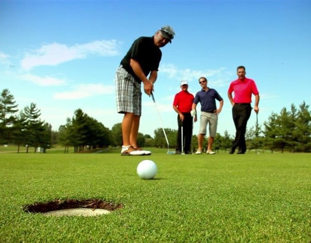 Un salon pour les amateurs du golf